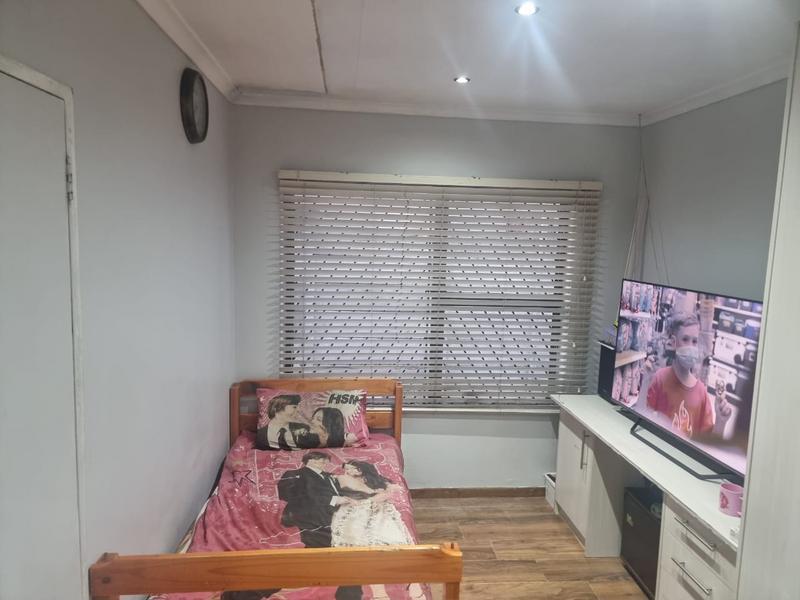 2 Bedroom Property for Sale in Rondevlei Park Western Cape